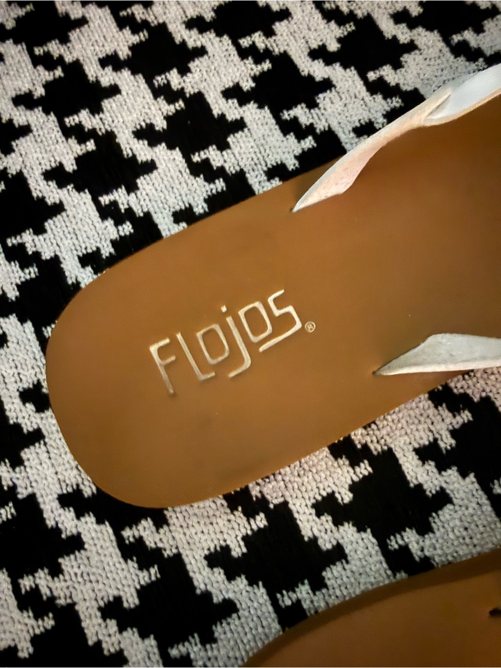 Flojos White Strap Flip Flops❗️ - Picture 4 of 7